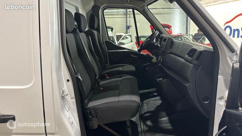 Renault Master Véhicule utilitaire ou Société F3500 L2H2 2.3 Blue dCi 135ch Confort Euro6E (image 10)