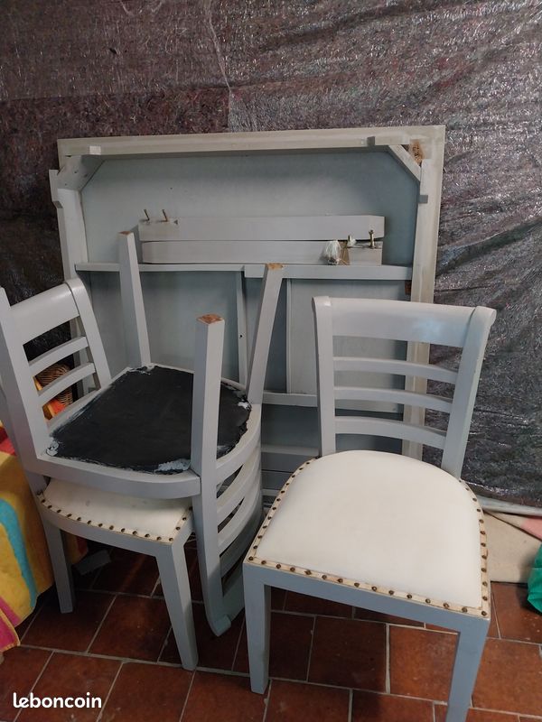 Table haute carrée bois + 4 chaises (image 1)