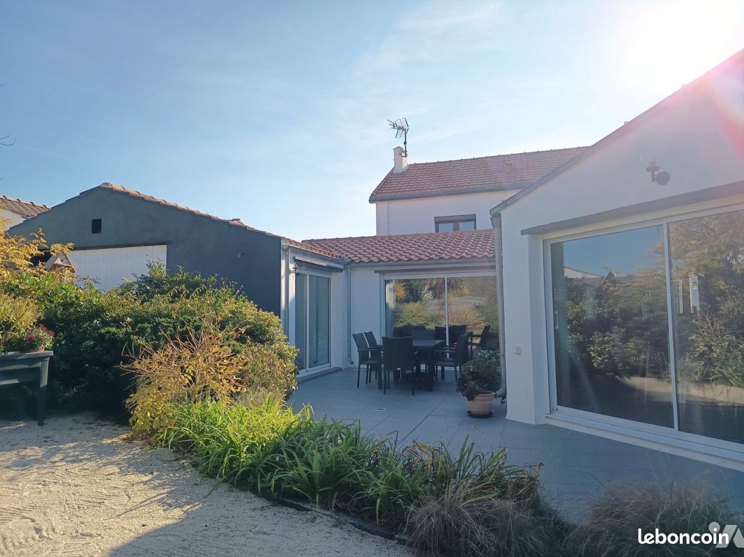 Maison 6 pièces 207 m² · à Sallertaine · 207 m² · 342 900 €