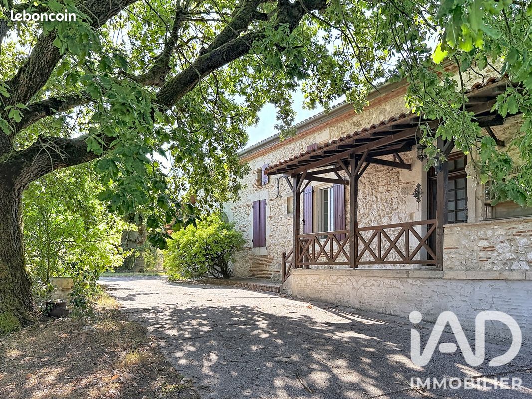 Maison 14 pièces 437 m² · à Monclar · 437 m² · 625 000 €