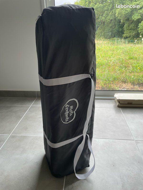 Lit parapluie (image 1)