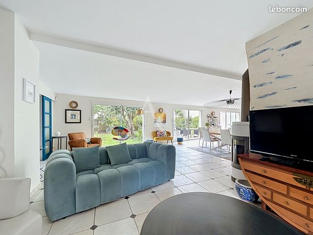 Maison 8 pièces 270 m² — 5