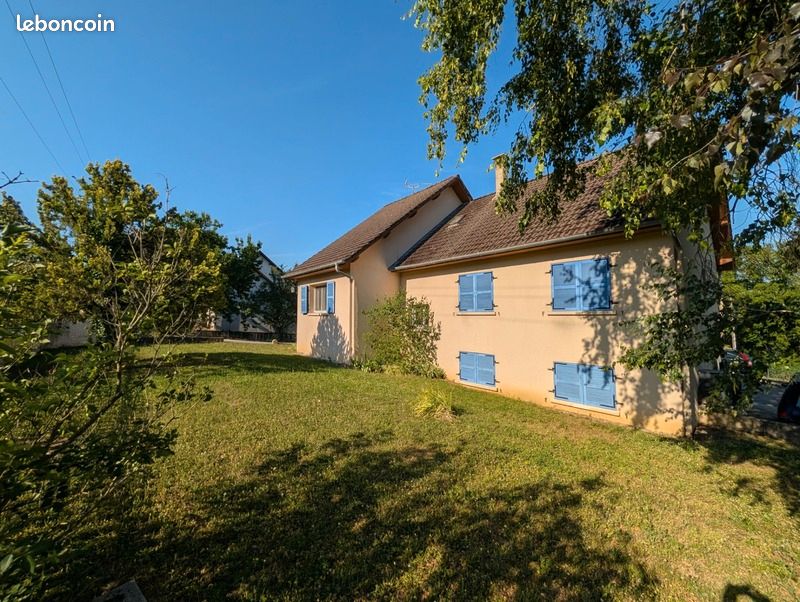 Maison 7 pièces 207 m² · à Lons-le-Saunier · 207 m² · 283 500 €