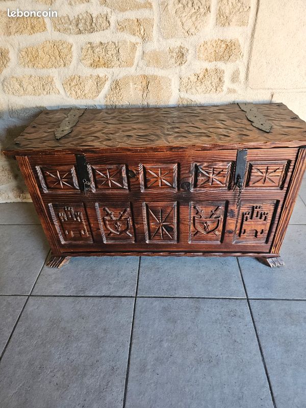 Coffre en bois sculpté, ancien, antiquités (image 1)