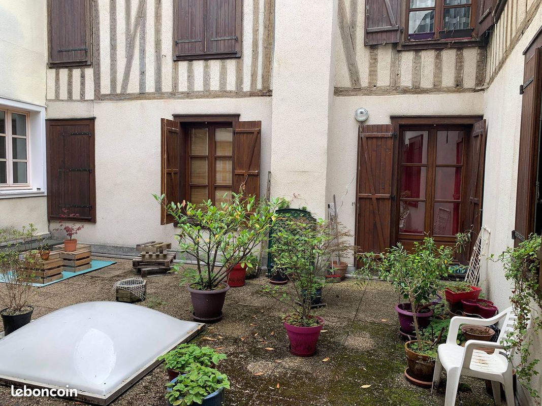 2 pièces hypercentre terrasse - Limoges 87000 Centre-Hôtel de Ville Emailleurs (image principale 1)