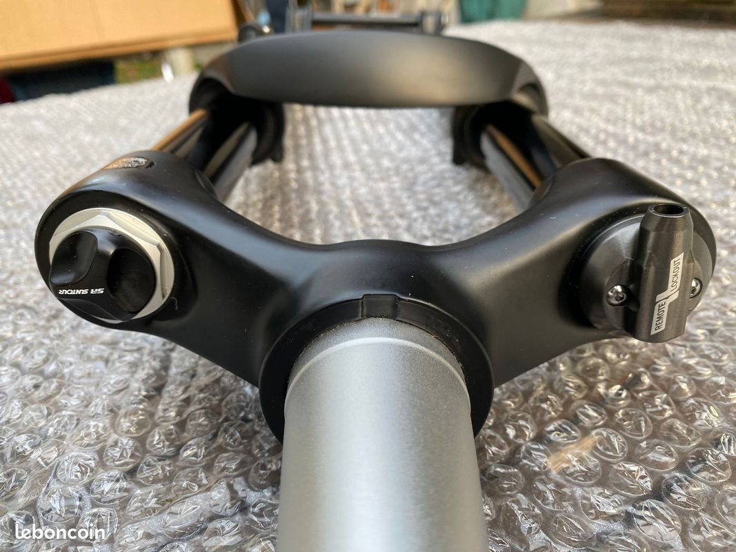 Fourche Suntour Raidon 32 Air - 100 Mm - 29 Pouces - Tapered Boost - état Neuf Avec Traces