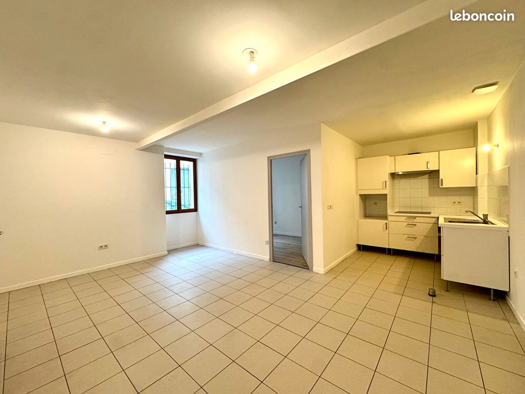 Appartement 3 pièces 53 m² · à Nîmes · 53 m² · 595 €
