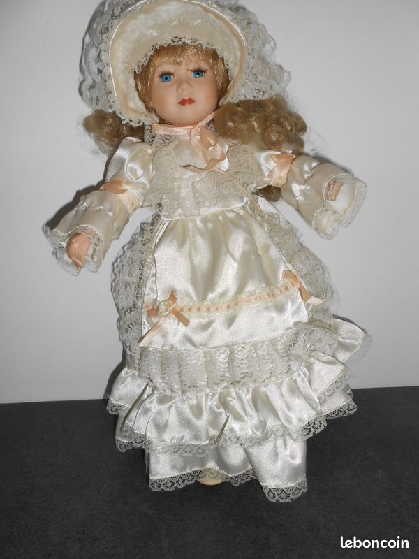 poupée ancienne porcelaine Faire Une Offre