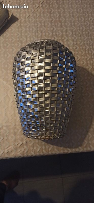 Vase en grès recouvert de rotin couleur argent (image 3)