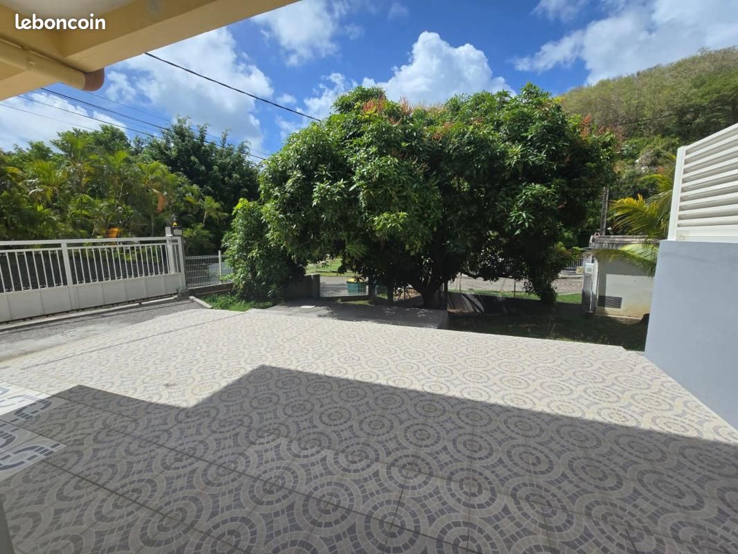 Appartement 3 pièces 64 m² · à Le Robert · 64 m² · 800 €
