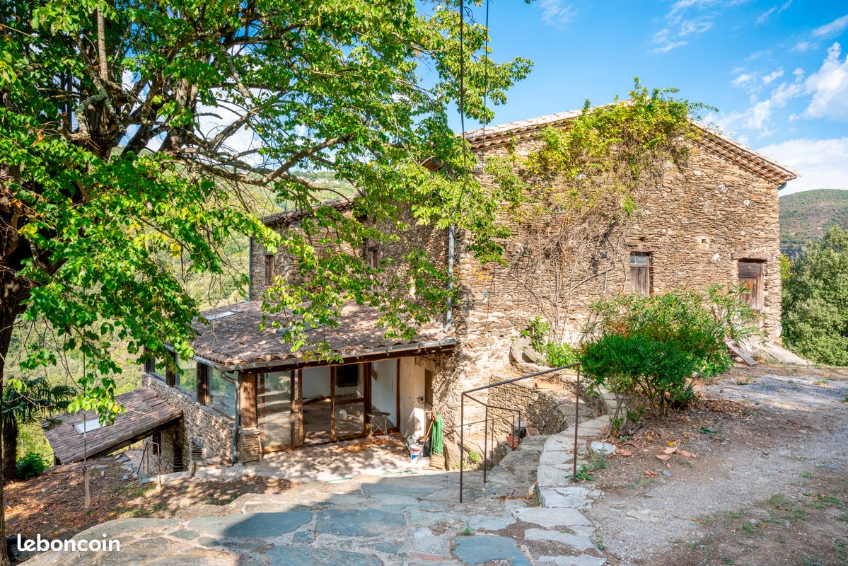 Maison 10 pièces 210 m² · à Sumène · 210 m² · 500 000 €