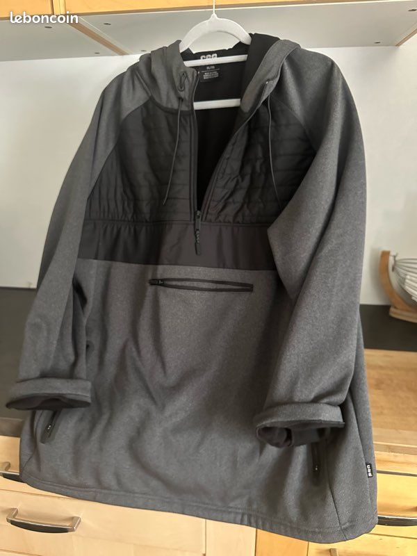 Gilet polaire gris (image 1)