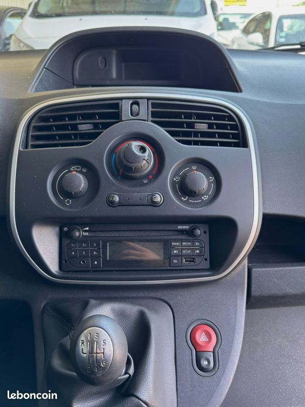 đ RENAULT Kangoo Maxi 1.5 dCi 95ch Grand Volume Grand Confort â 1Ăšre main â Distribution rĂ©cente â Galerie + Attelage + AmĂ©nagement alu â TVA rĂ©cupĂ©rable (image 8)