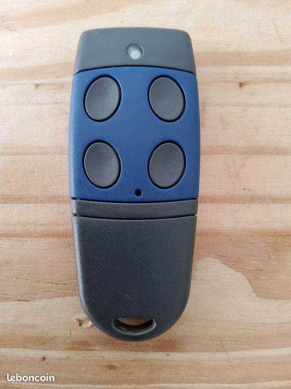 Télécommande Cardin S449 4 boutons (image 1)