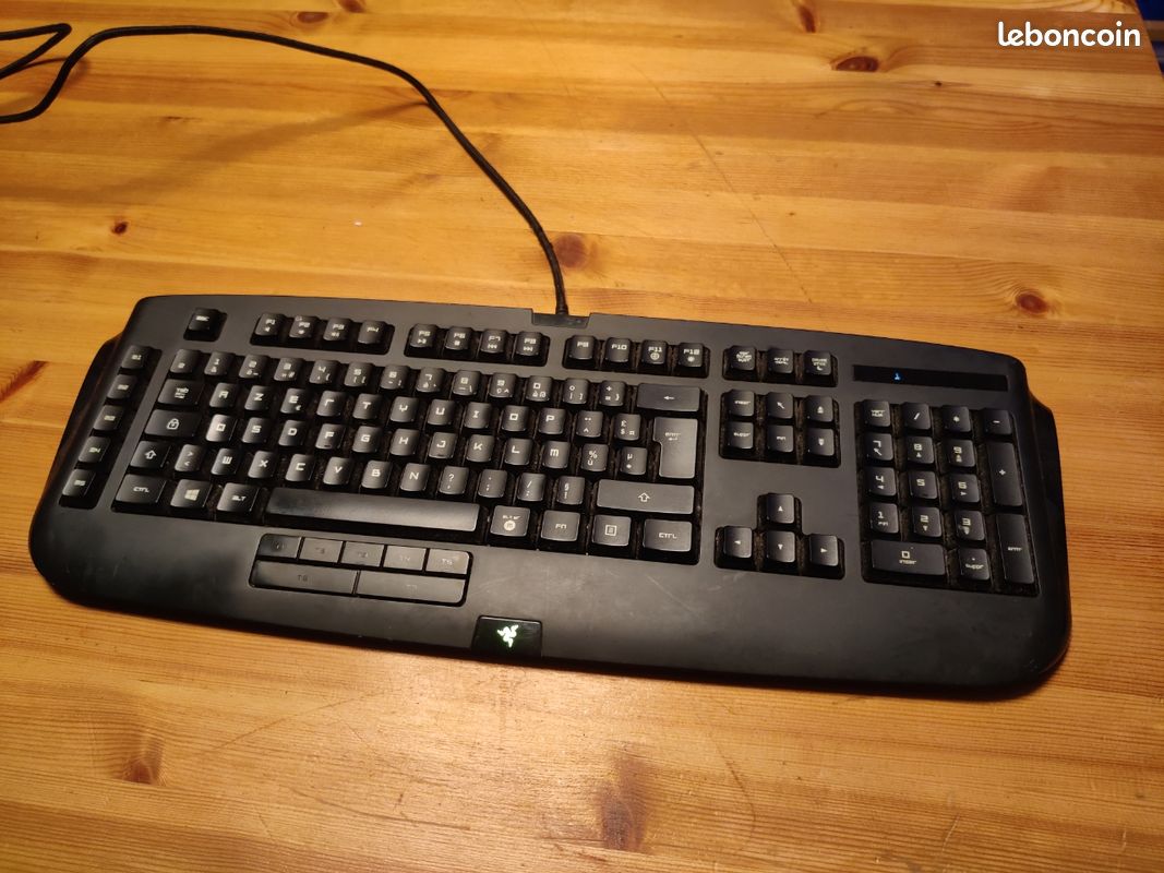 Clavier Razer Anansi RGB (image 1)
