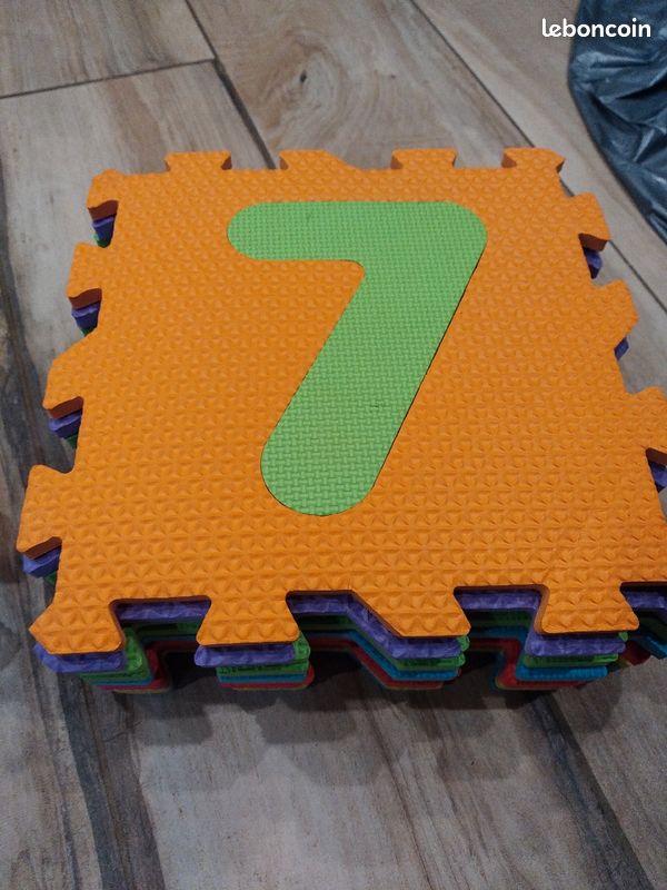 Tapis mousse puzzles chiffres 10 pièces grand modèle (image 1)