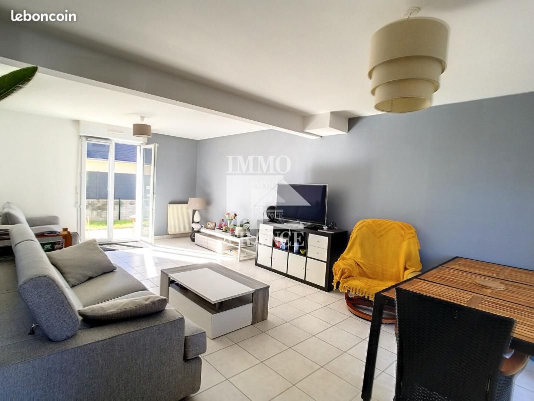 Maison 5 pièces 90 m² · à L'Huisserie · 90 m² · 883 €/mois