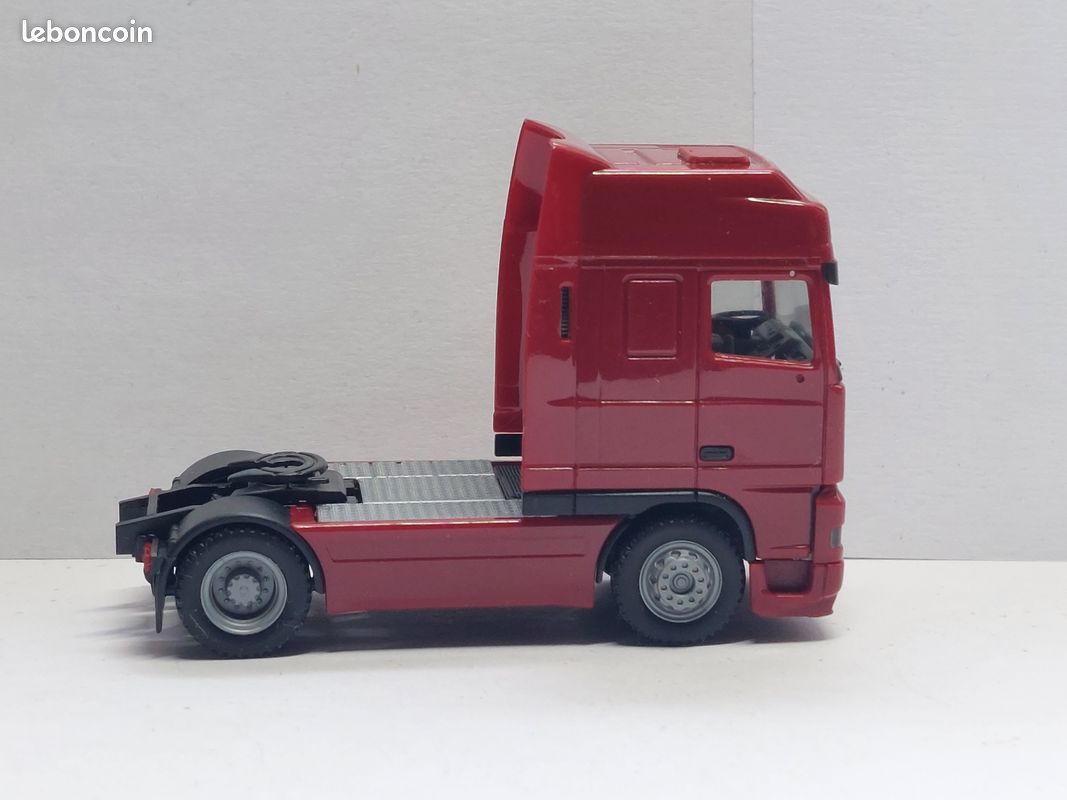 Modèle Réduit Tracteur DAF XG Caréné Blanc – Herpa échelle 1/87 – Neuf En Boîte