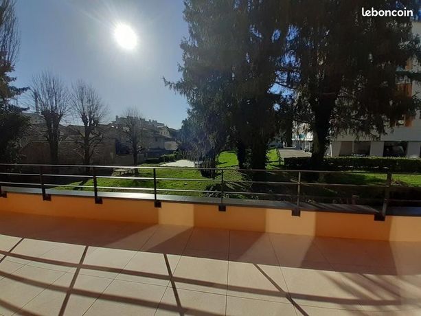 https://img.leboncoin.fr/api/v1/lbcpb1/images/d0/05/1e/d0051eb18173e330b47d1c64ffc724613a3a8459.jpg?rule=ad-image