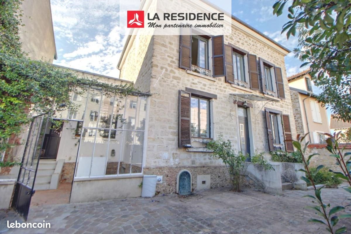 Maison 9 pièces 226 m² · à Verneuil-sur-Seine · 226 m² · 825 000 €