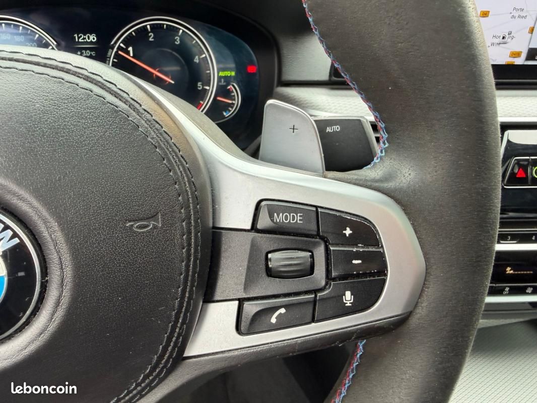 BMW Série 5 G30 520D xDrive 190 ch BVA 8 M Sport Harman Kardon / Toit ouvrant Caméra 360° (image 25)