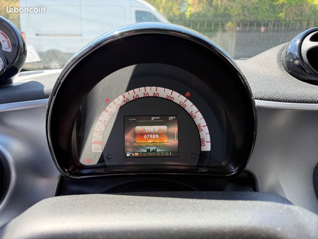 SMART FORTWO COUPE 0.9 90 ch SS BA6 Prime (image 19)
