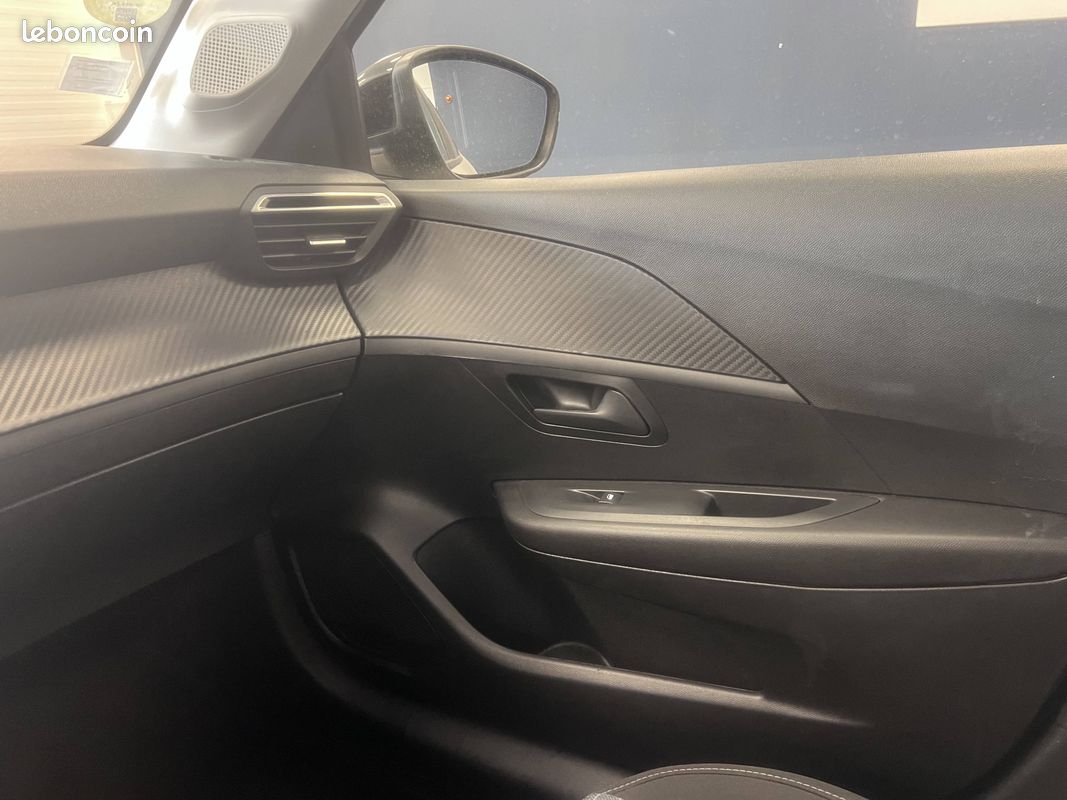 Peugeot 208 bluehdi 100 s&s bvm6 premium (image 19)