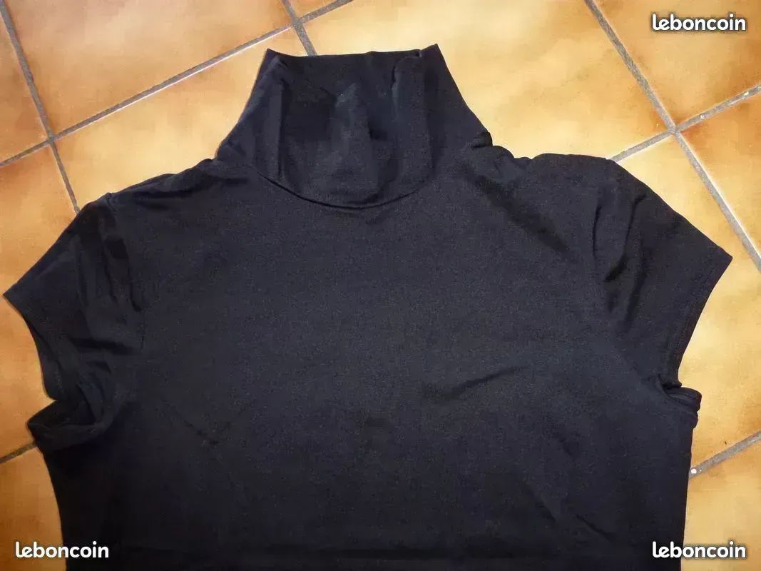 Haut femme col montant trés moulant élasthanne noir taille M (image 2)