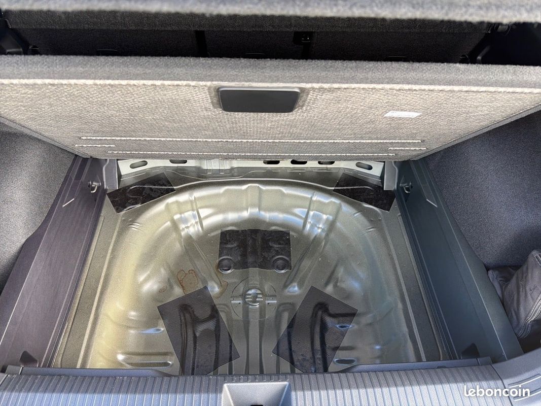 VOLKSWAGEN T-Roc 1.5 eTSI EVO2 Hybrid 150 ch DSG7 R-Line (image 24)