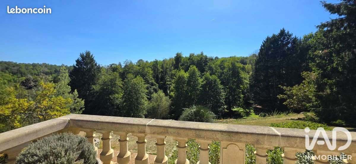 Maison 6 pièces 157 m² · à Saint-Germain-du-Salembre · 157 m² · 315 000 €