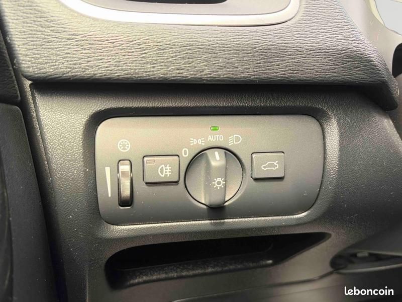 Volvo V40 T2 122ch Signature Edition (image 15)