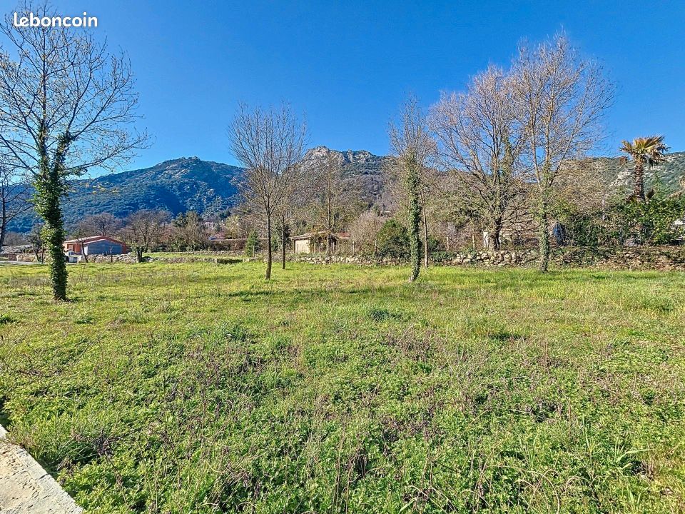 Terrain 590 m² Colombieres Sur Orb · à Colombières-sur-Orb · 90 000 €