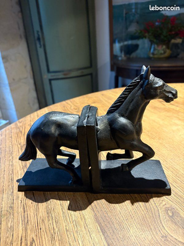 Articles uniques correspondant à sculpture de fer à cheval