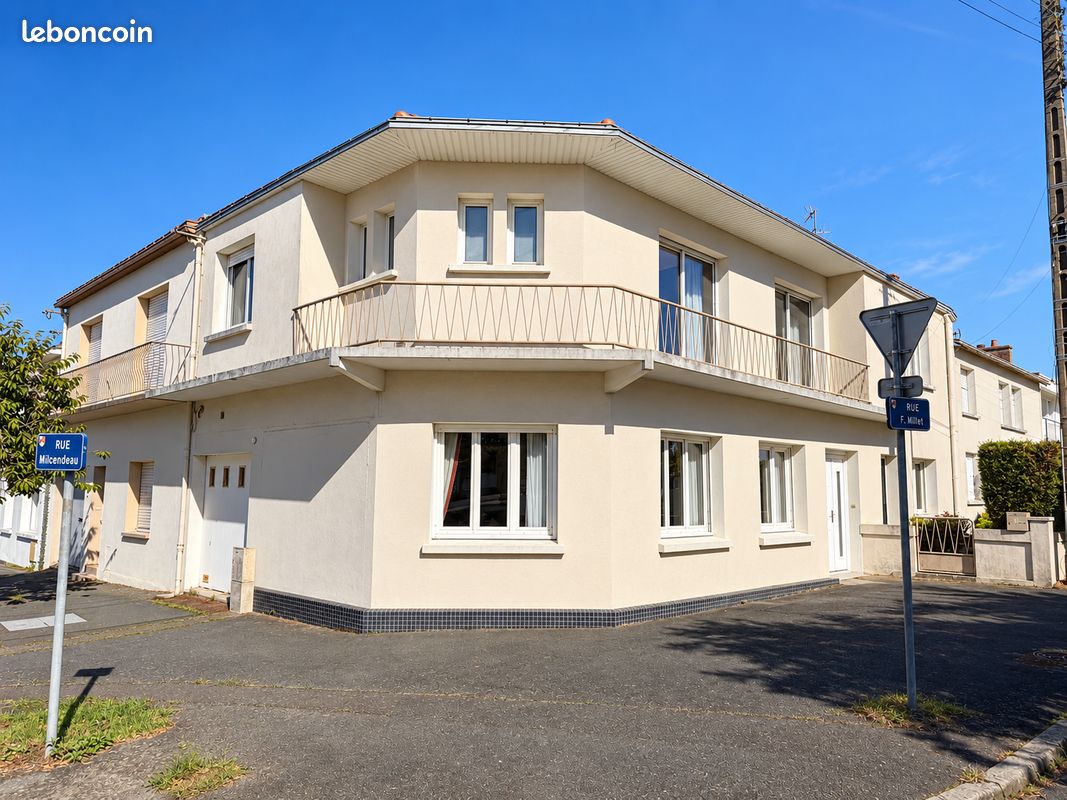 Maison 8 pièces 186 m² · à La Roche-sur-Yon · 186 m² · 280 000 €