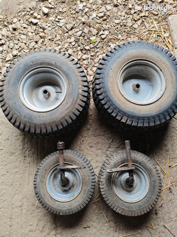 4 roues / pneus de tracteur tondeuse – 2 grandes + 2 petites (image 1)