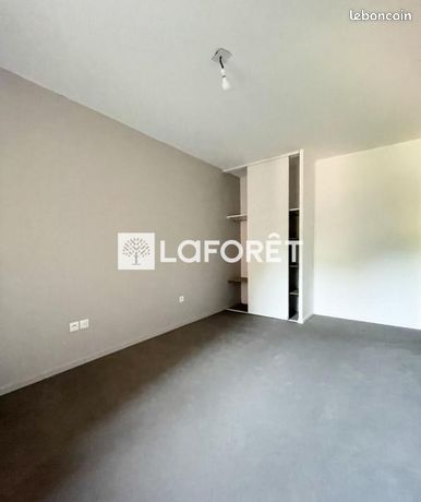 https://img.leboncoin.fr/api/v1/lbcpb1/images/d0/0b/af/d00baf4f5c878f157ca05c00119505d7c968028a.jpg?rule=ad-image