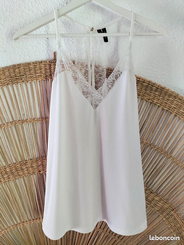 Top blanc en dentelle (image 1)