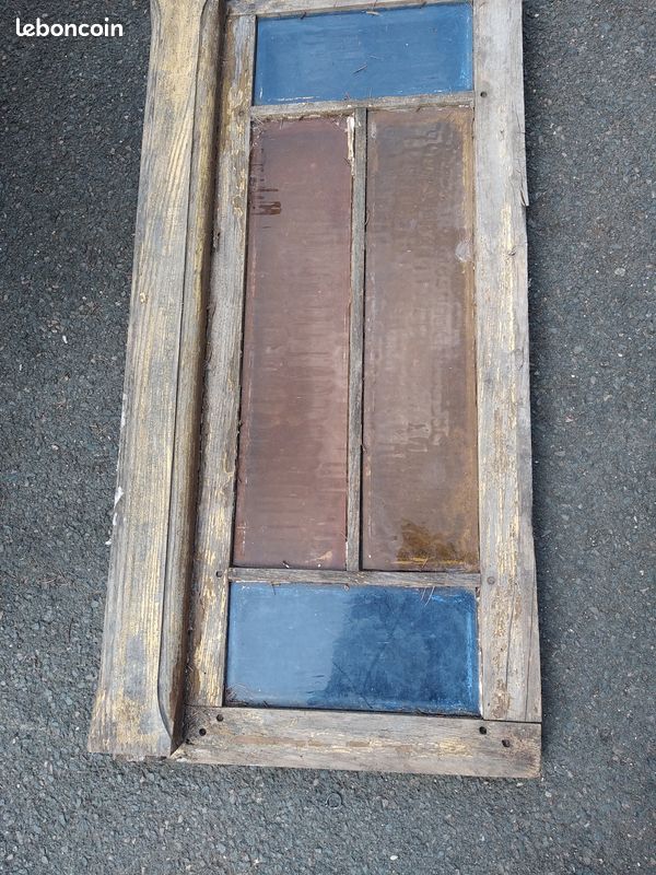 Ancienne Petite fenêtre décorative (image 2)