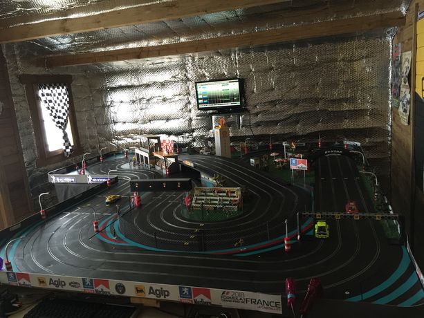 Slot car : DeLorean - voiture pour circuit - Jeux et jouets Scalextric -  Avenue des Jeux