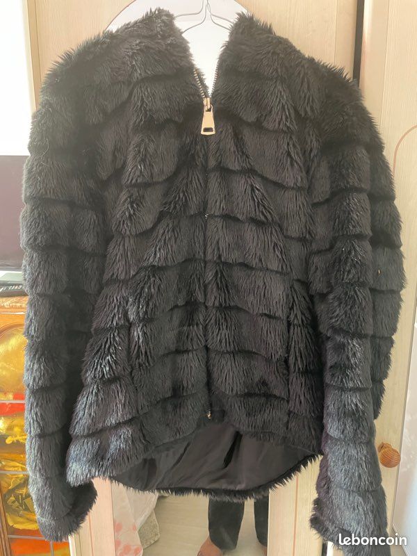 Manteau en fourrure noir (image 1)