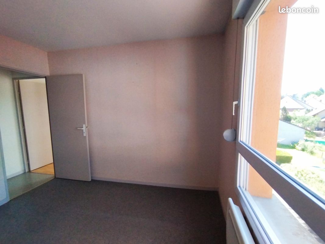Appartement 4 pièces 87 m² · à Dampierre-les-Bois · 87,4 m² · 96 000 €