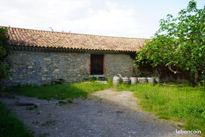 Maison 4 pièces 638 m²