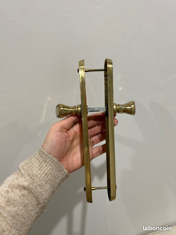 Poignée de porte dorée (image 2)