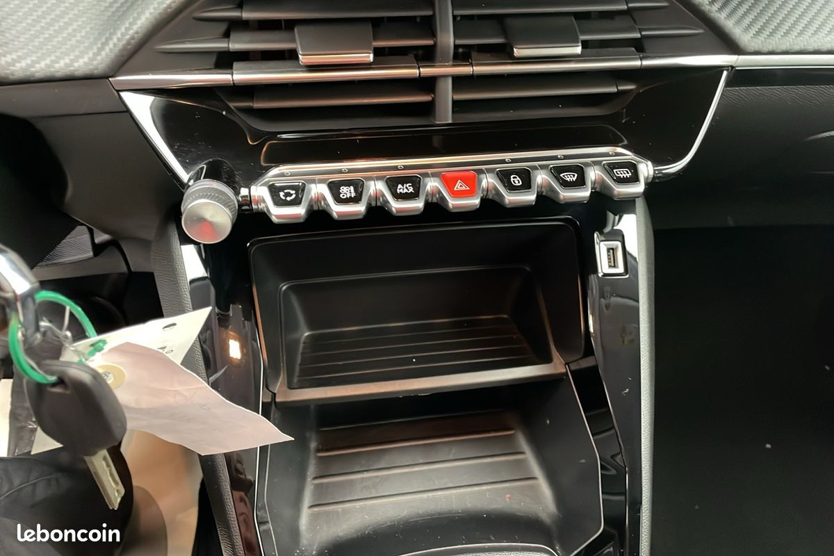 PEUGEOT 208 PureTech 75 S&S BVM5 Style (image 11)