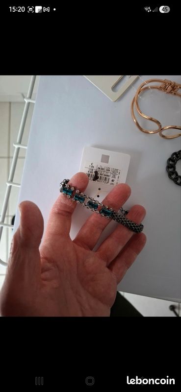 Lot de bijoux fantaisies 2 Neuf avec étiquette 1 Neuf sans étiquette (image 2)