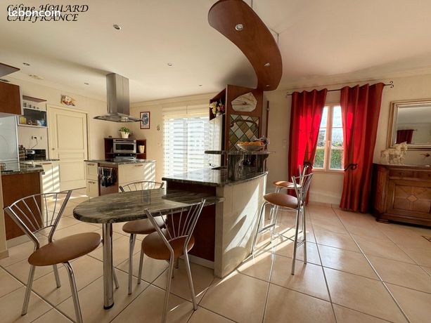 Maison 9 pièces 270 m² — 9