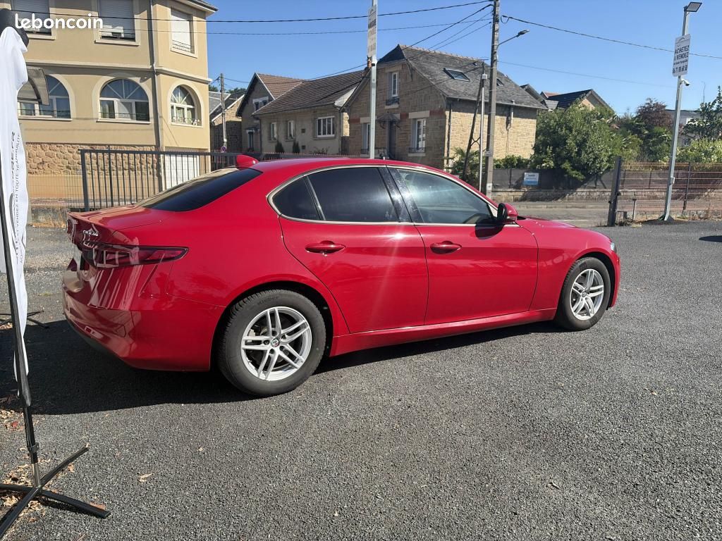 ALFA ROMEO GIULIA 2.2 D - 150 cv Super / Sans AD Blue + attelage (image 7)