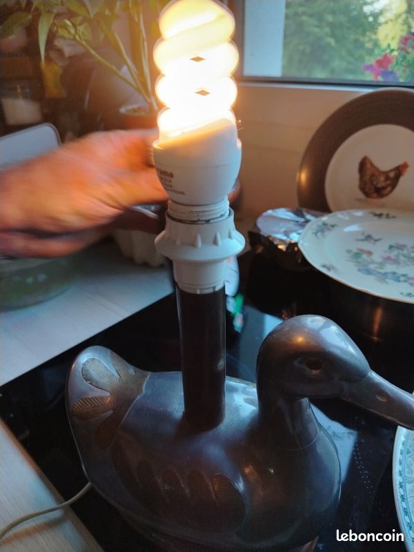 Lampe de table canard étain (image 4)