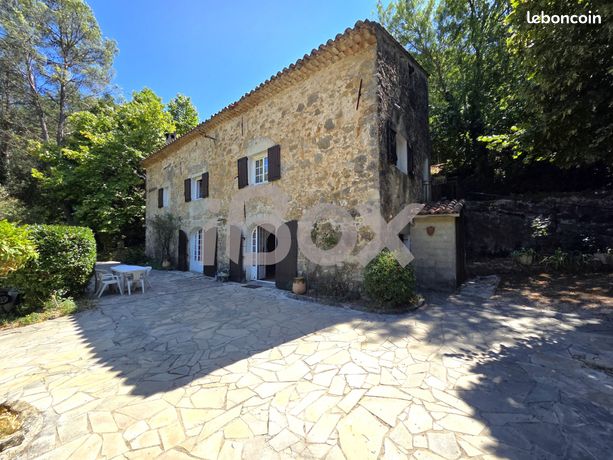 Propriété 5 pièces 180 m²