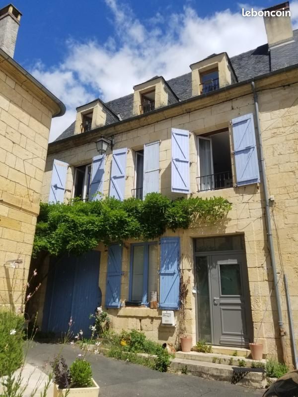 Maison 5 pièces 195 m² · à Aubas · 195 m² · 284 000 €
